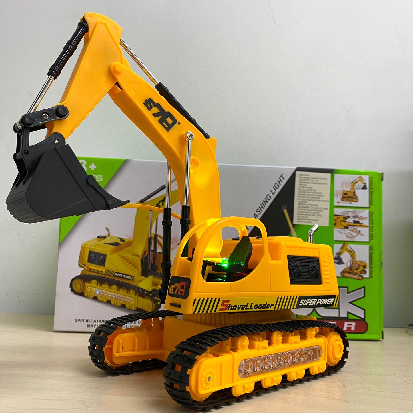 R/C Excavator With Flashlight + Free Shipping 