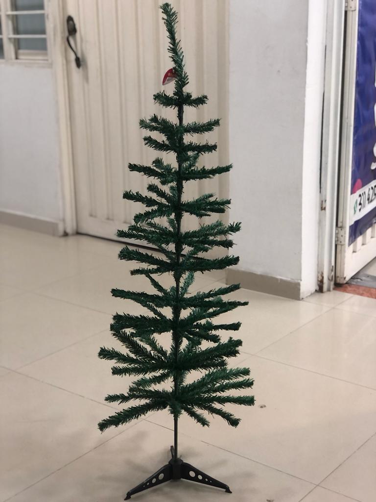 Large Christmas Tree Measures 1.20Cm