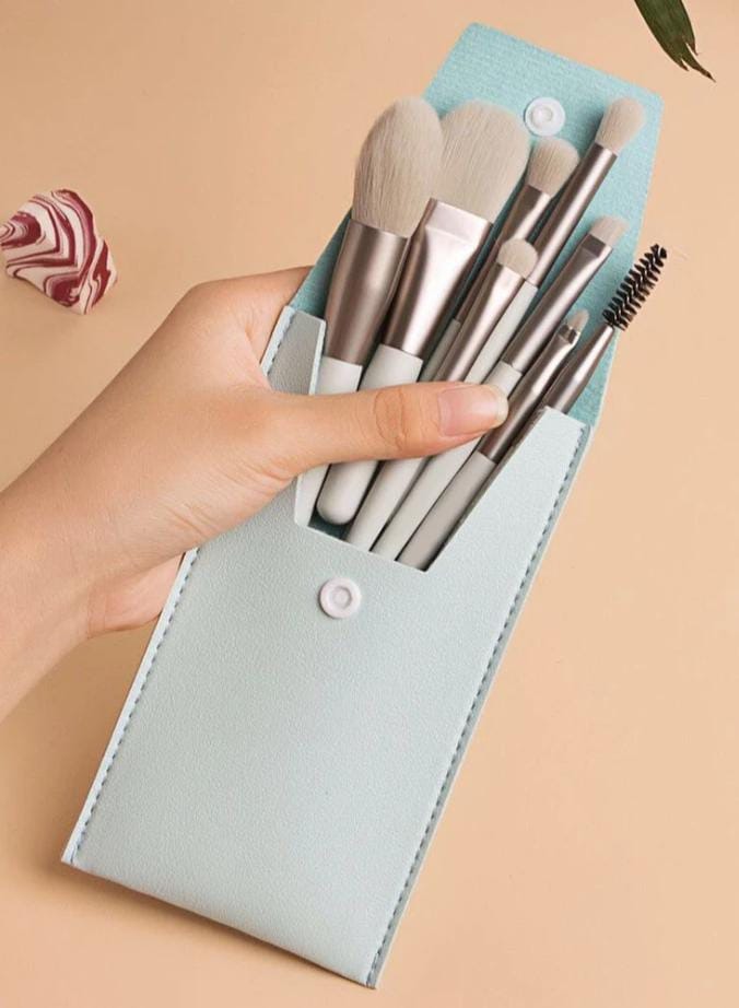 Travel Brush Kit X8