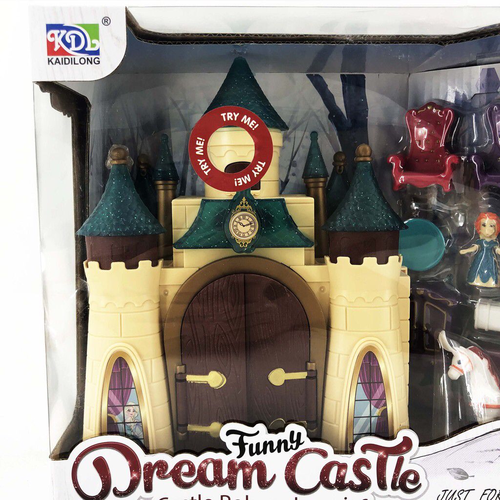 Fun dream castle with included accessories