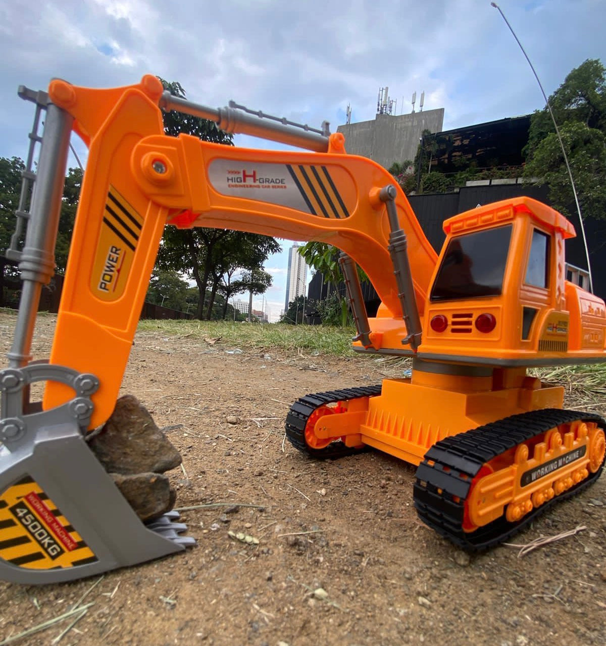 Rechargeable Remote Control Excavator + Free Shipping 