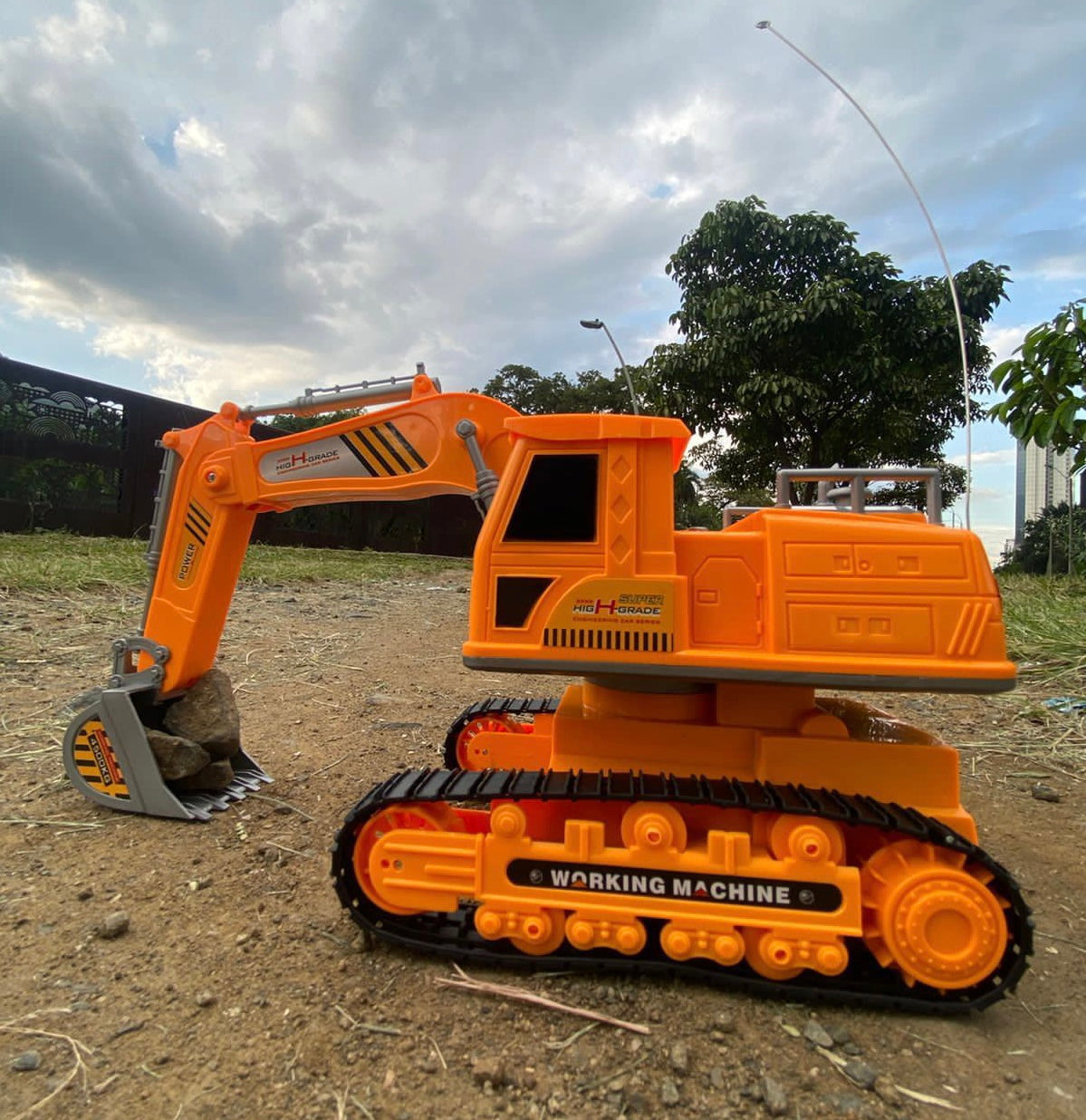 Rechargeable Remote Control Excavator + Free Shipping 